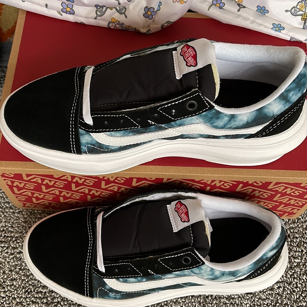 Vans WMNS Old Skool Over
Tie-Dye Black/Multi
VN0A7Q5EBMV Platforms - Picture 3 of 16